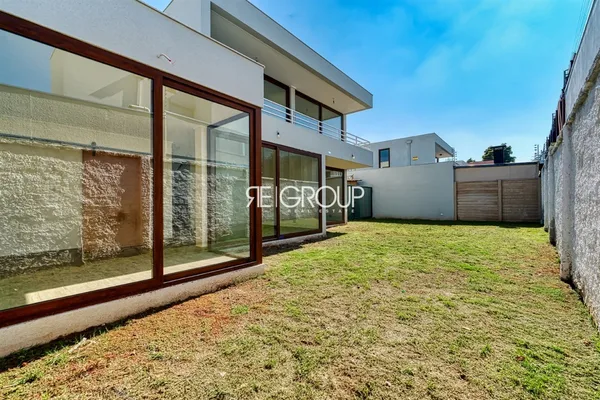 Casa en Príncipe de Gales, La Reina, La Reina - Foto principal